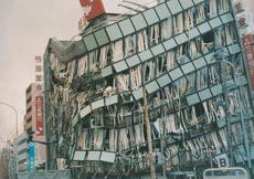 地震で被害にあった建物