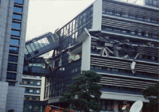 地震で被害にあった建物